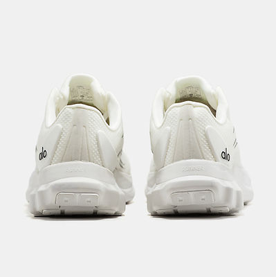 Alo Yoga Runner White Black (Белый) - фото 5 